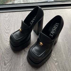 Versace embellished leather platform loafers ‼️
